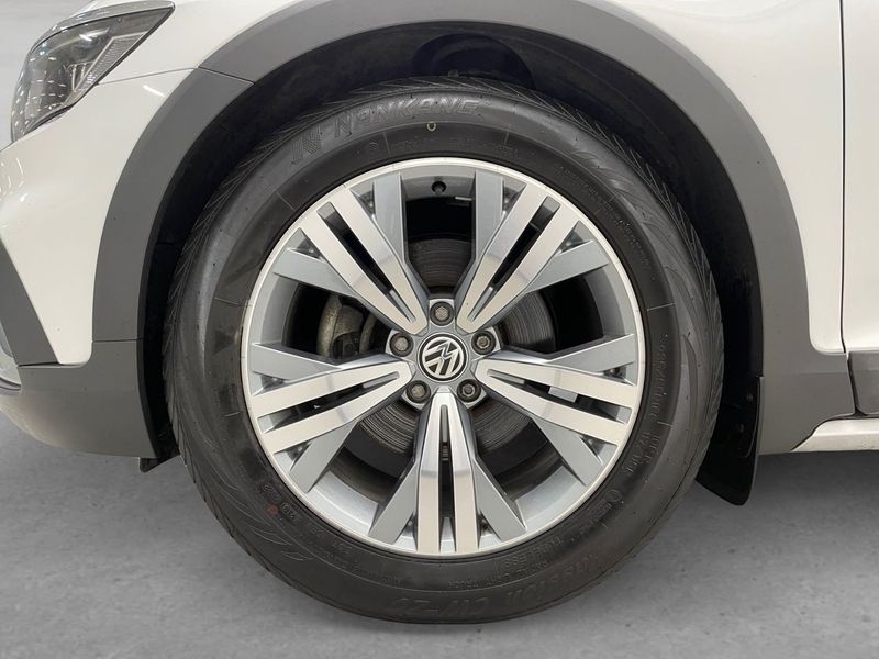 Volkswagen Passat bild 8