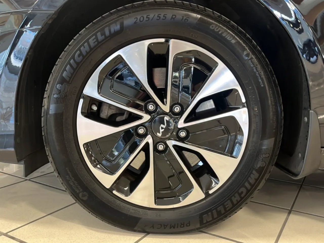 Vehicle image 20