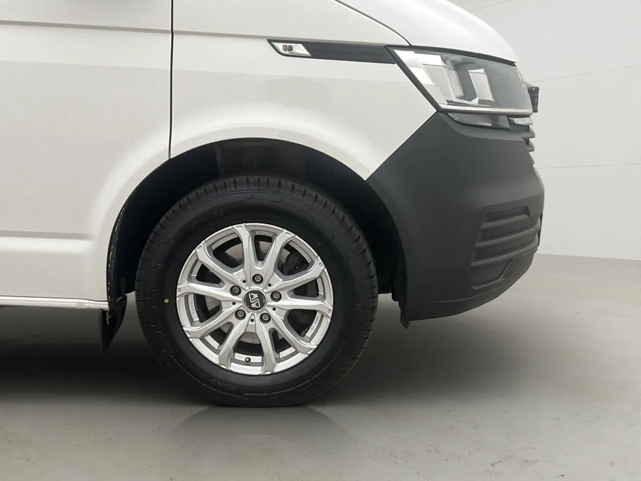 Vehicle image 33