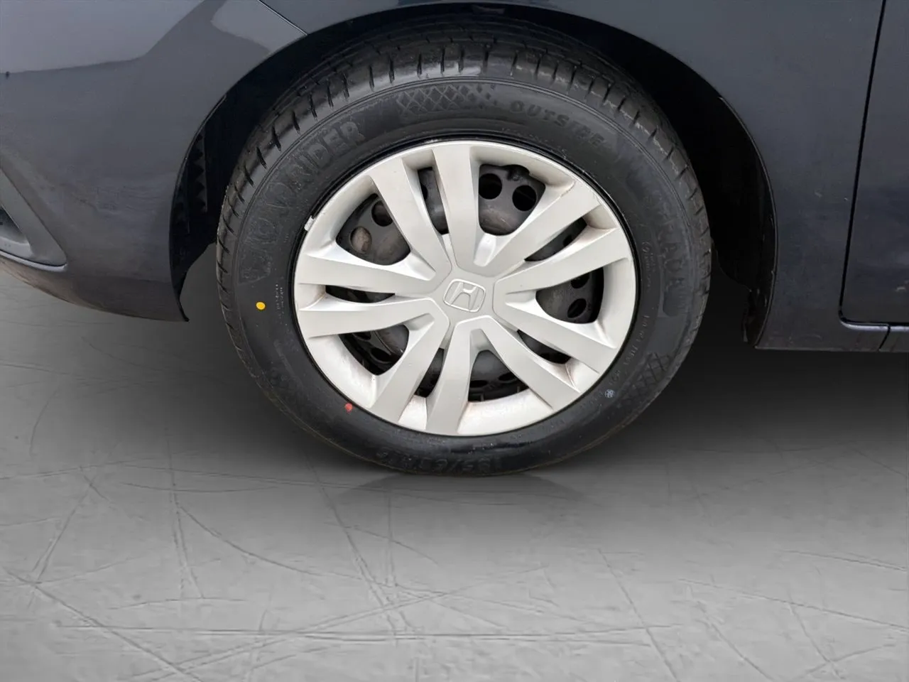 Vehicle image 24