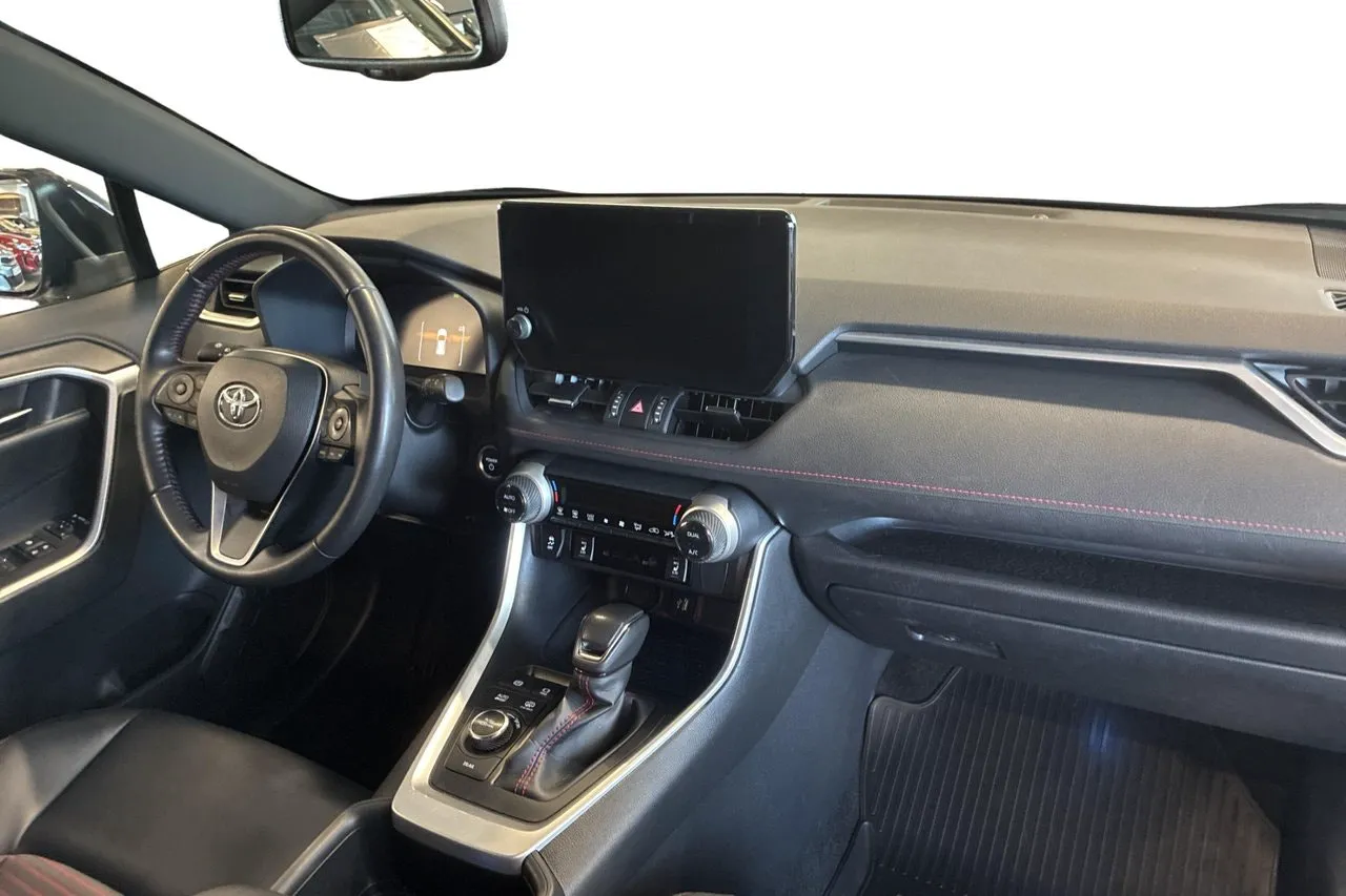 Vehicle image 14