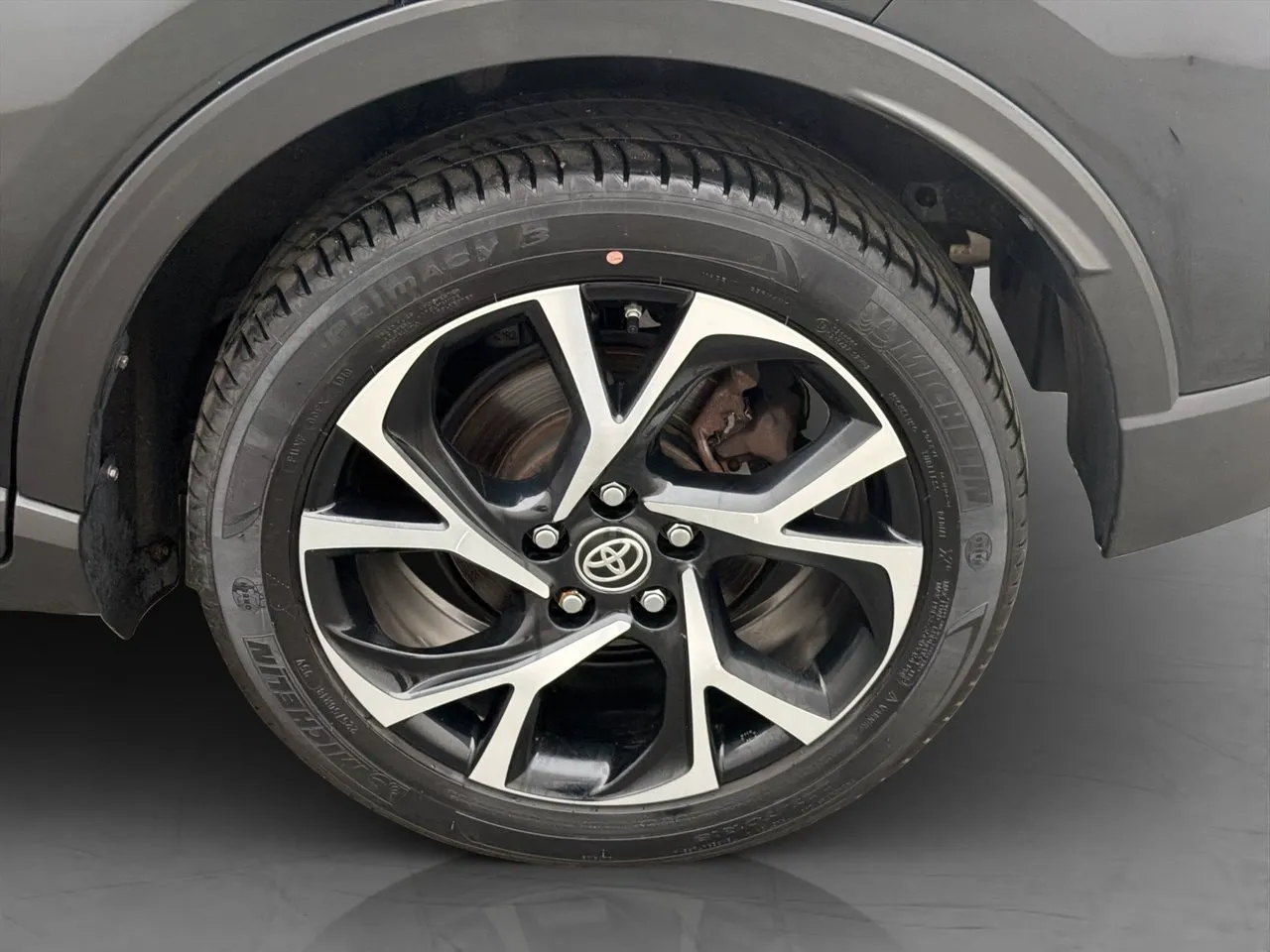 Vehicle image 30