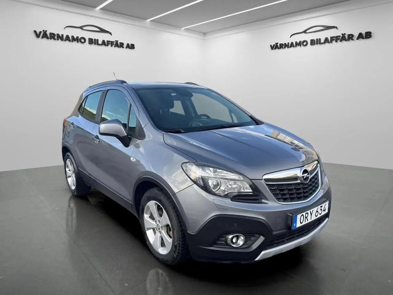 Vehicle image 5