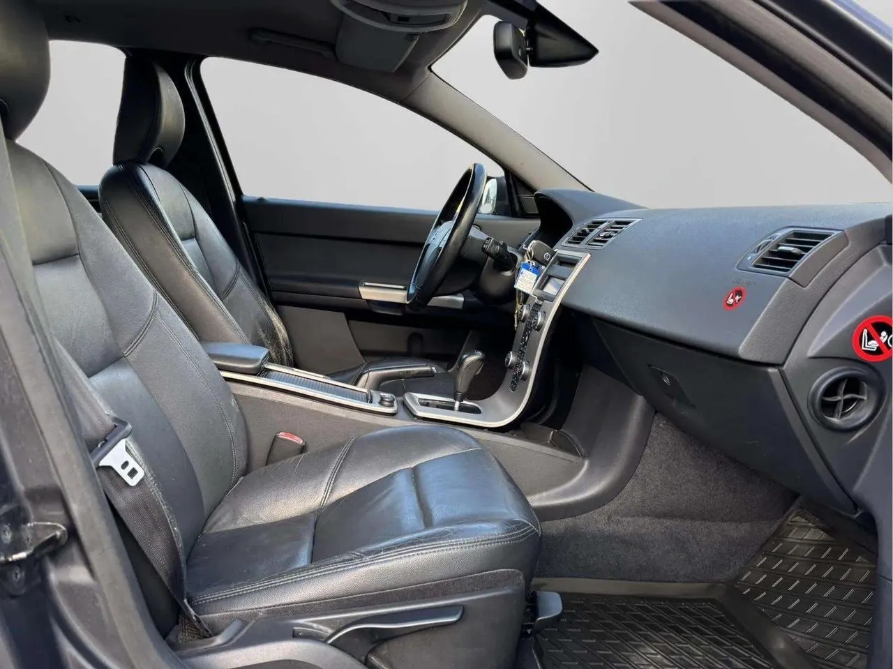 Vehicle image 18