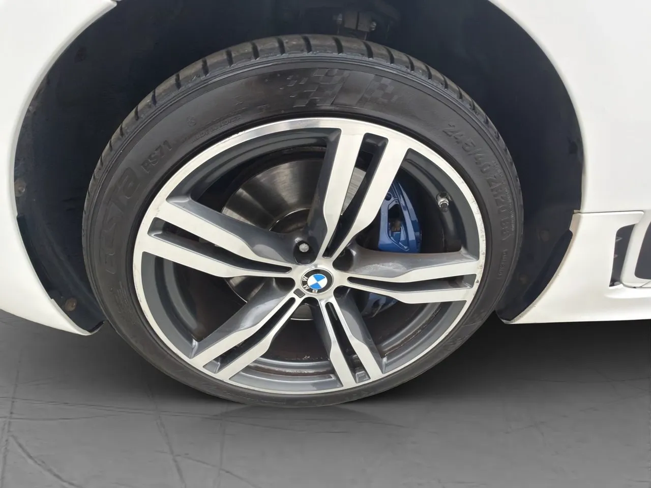 Vehicle image 35