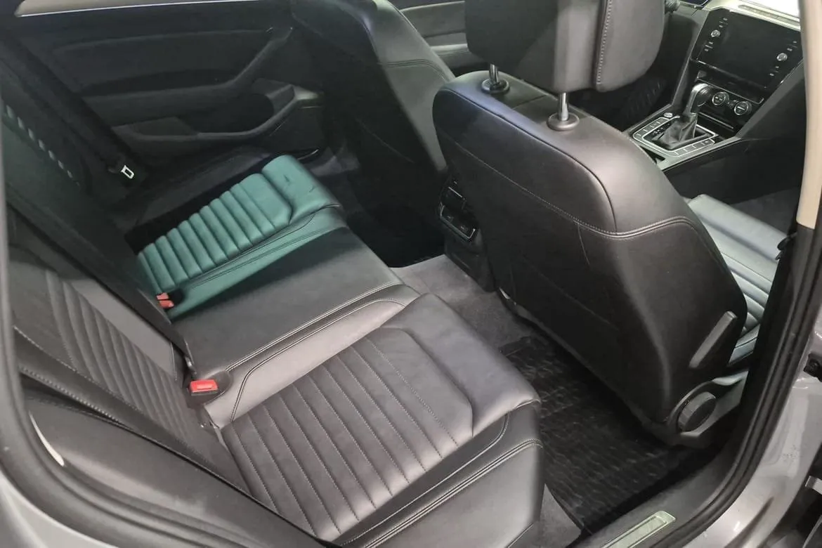 Vehicle image 16