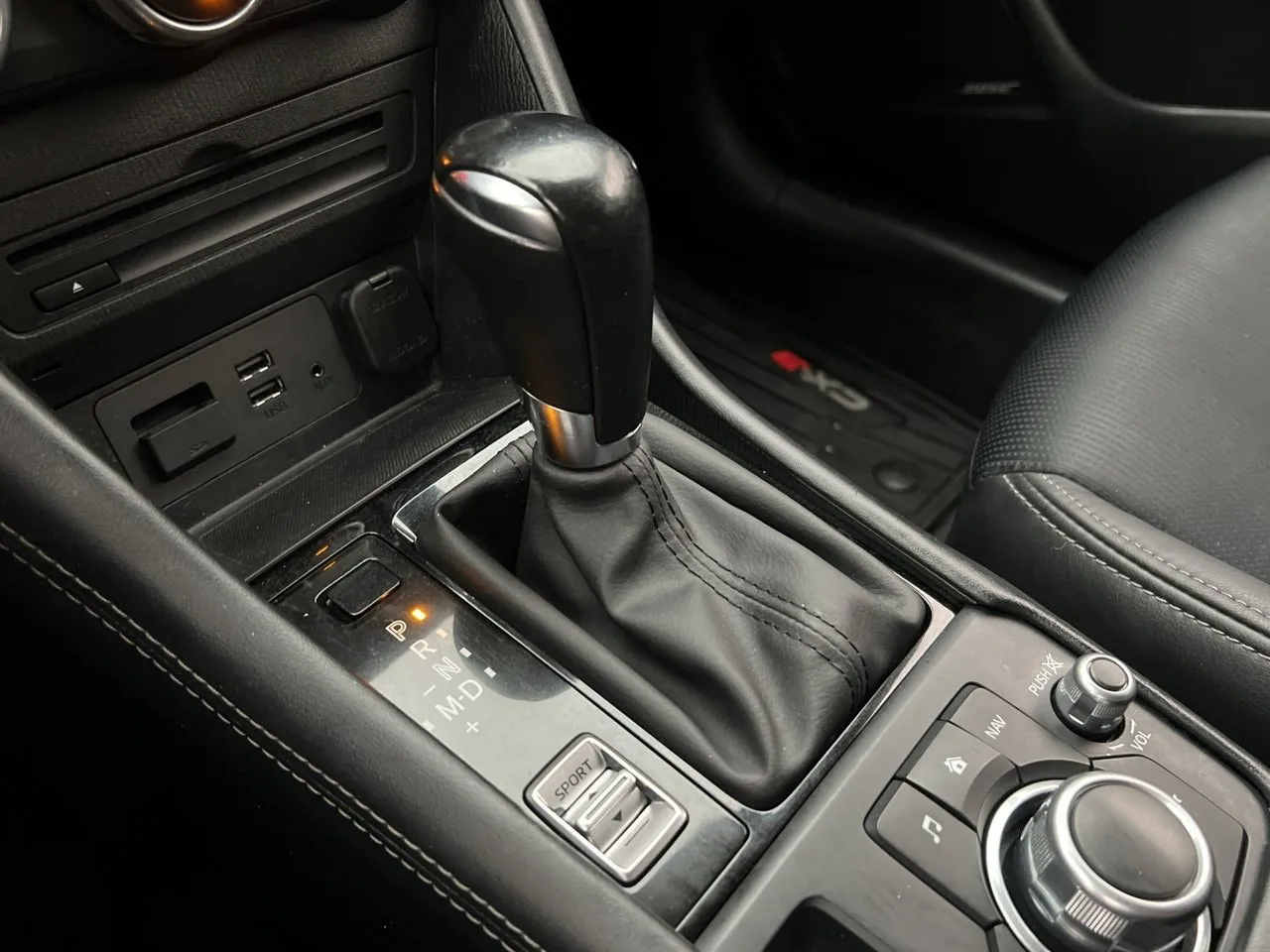 Vehicle image 26