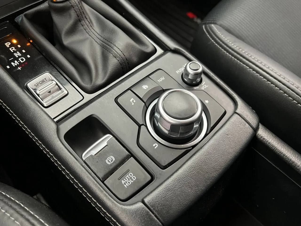 Vehicle image 27