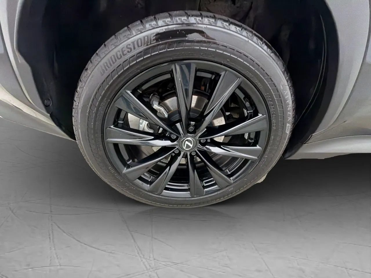 Vehicle image 32
