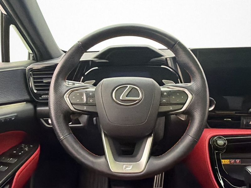 Lexus NX bild 12