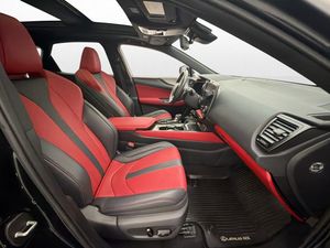 Lexus NX bild 25