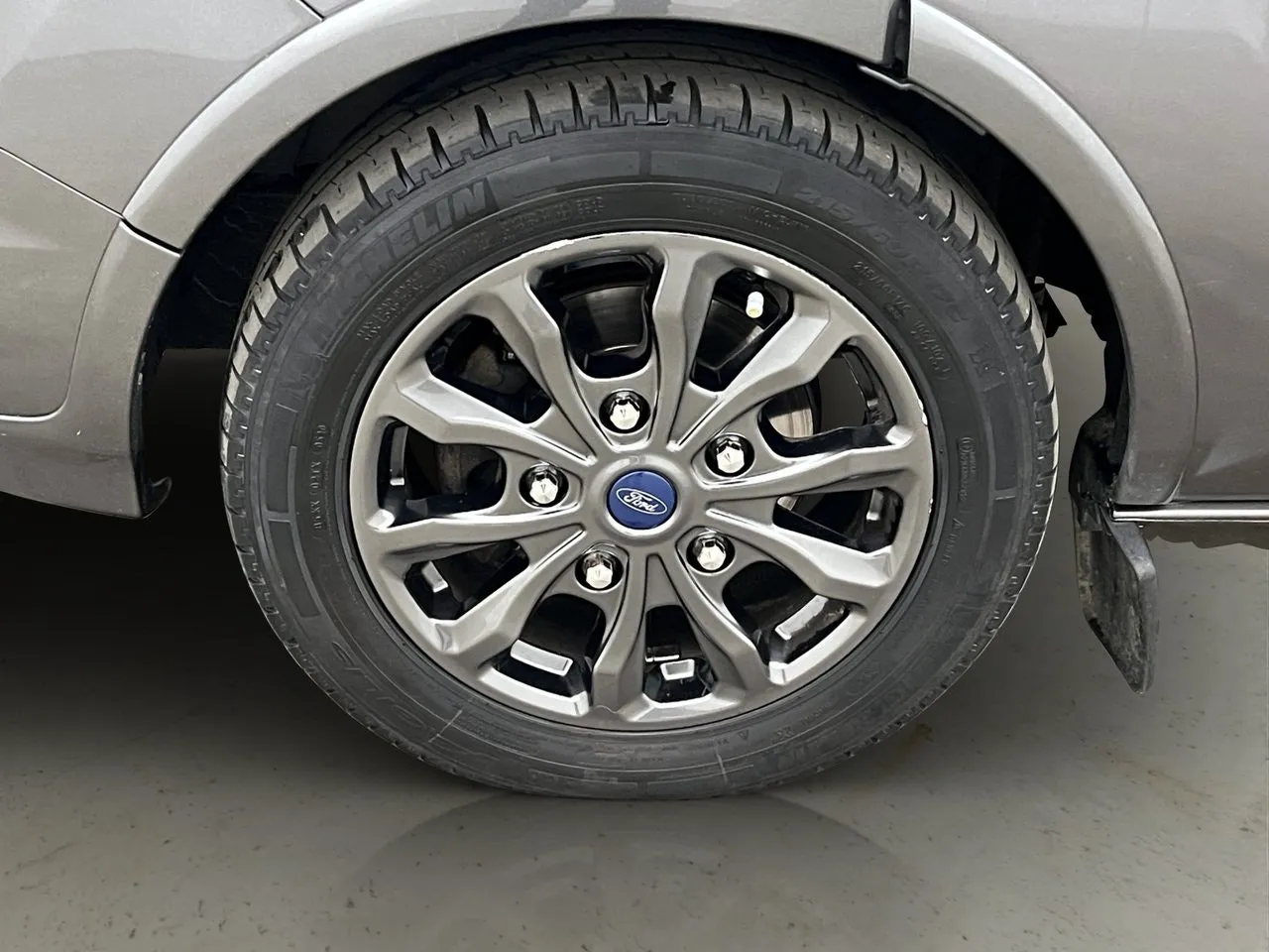 Vehicle image 31
