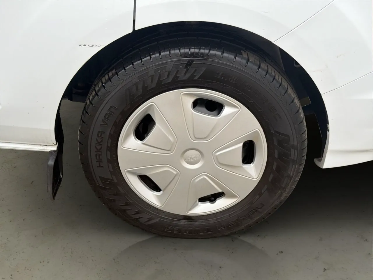 Vehicle image 30