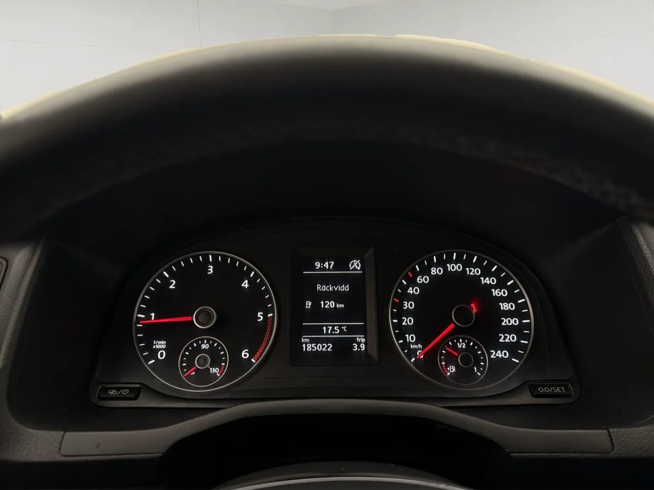 Vehicle image 18