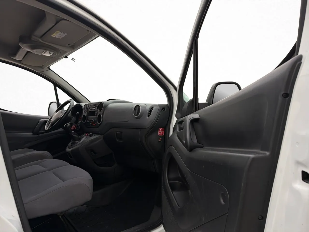 Vehicle image 24