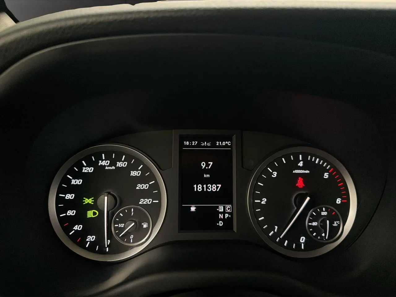 Vehicle image 16