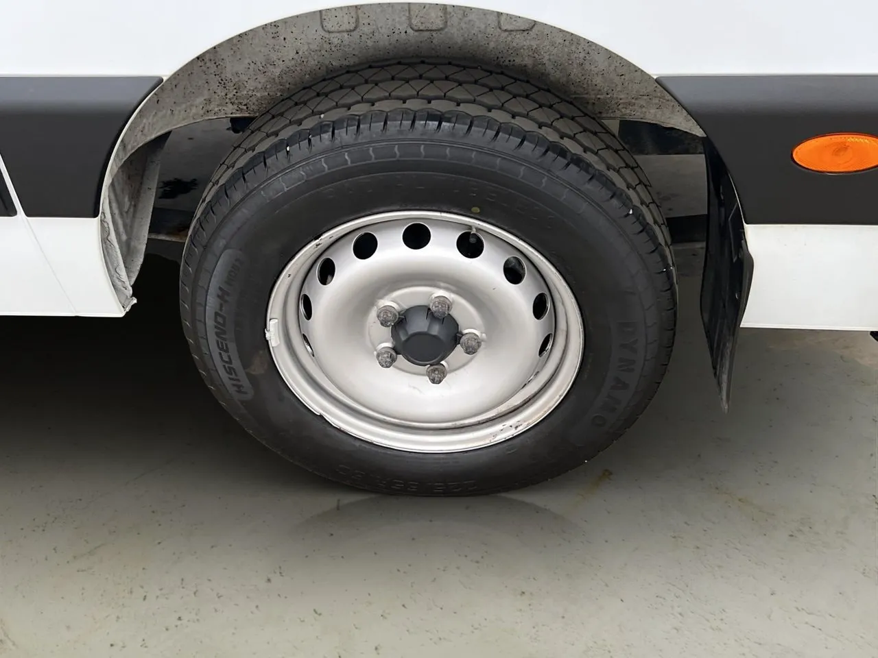 Vehicle image 28