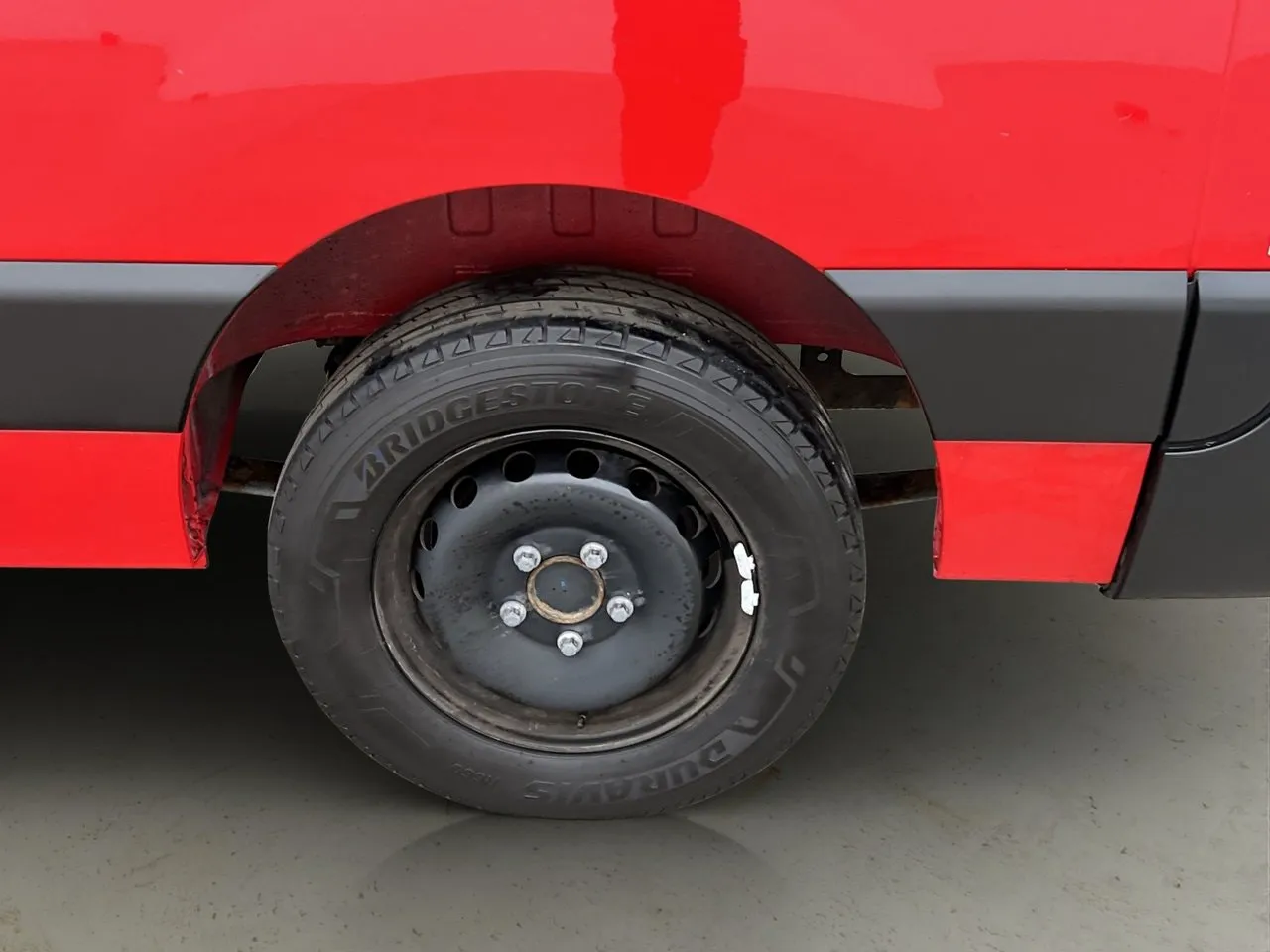 Vehicle image 26