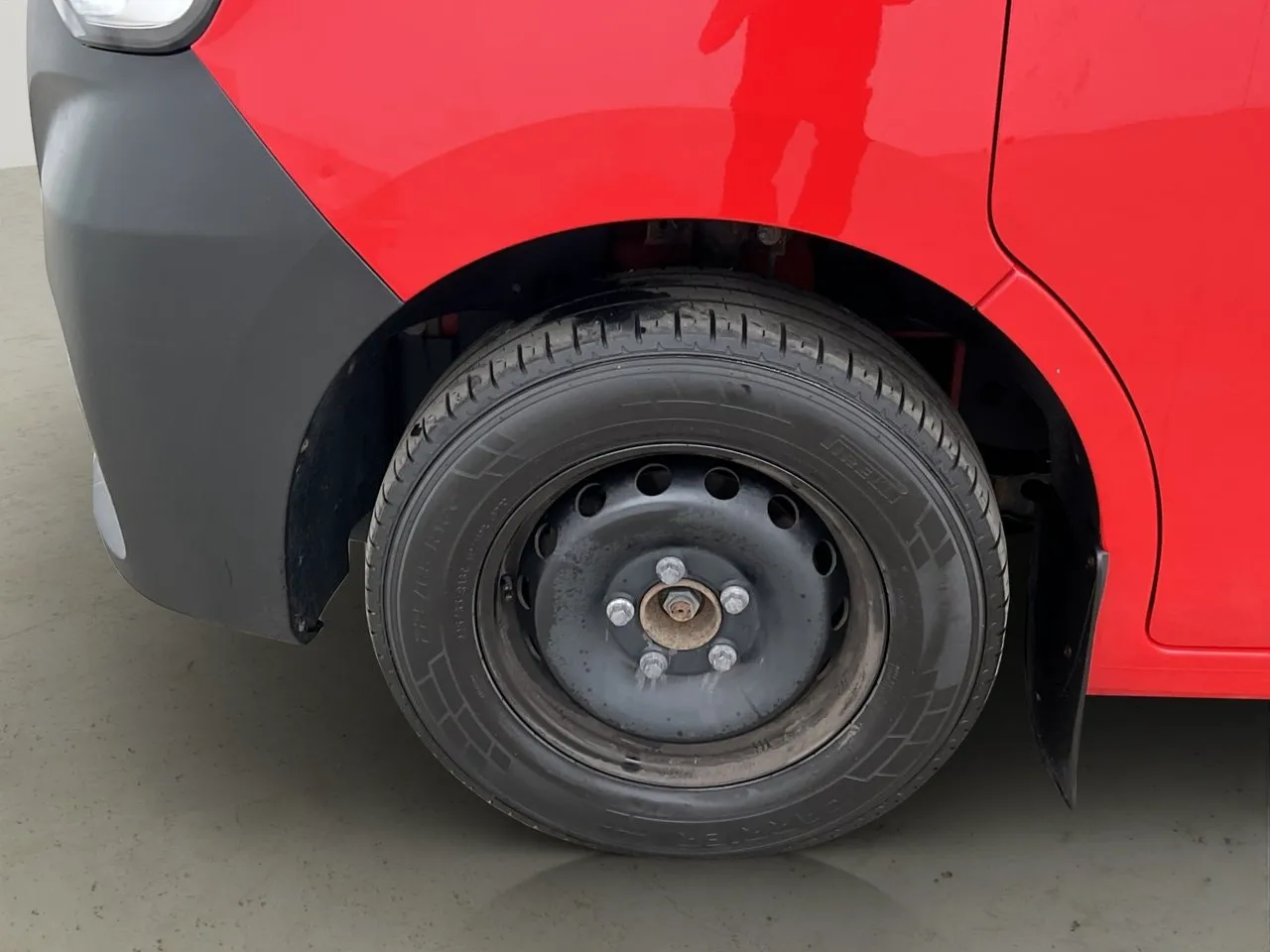 Vehicle image 25