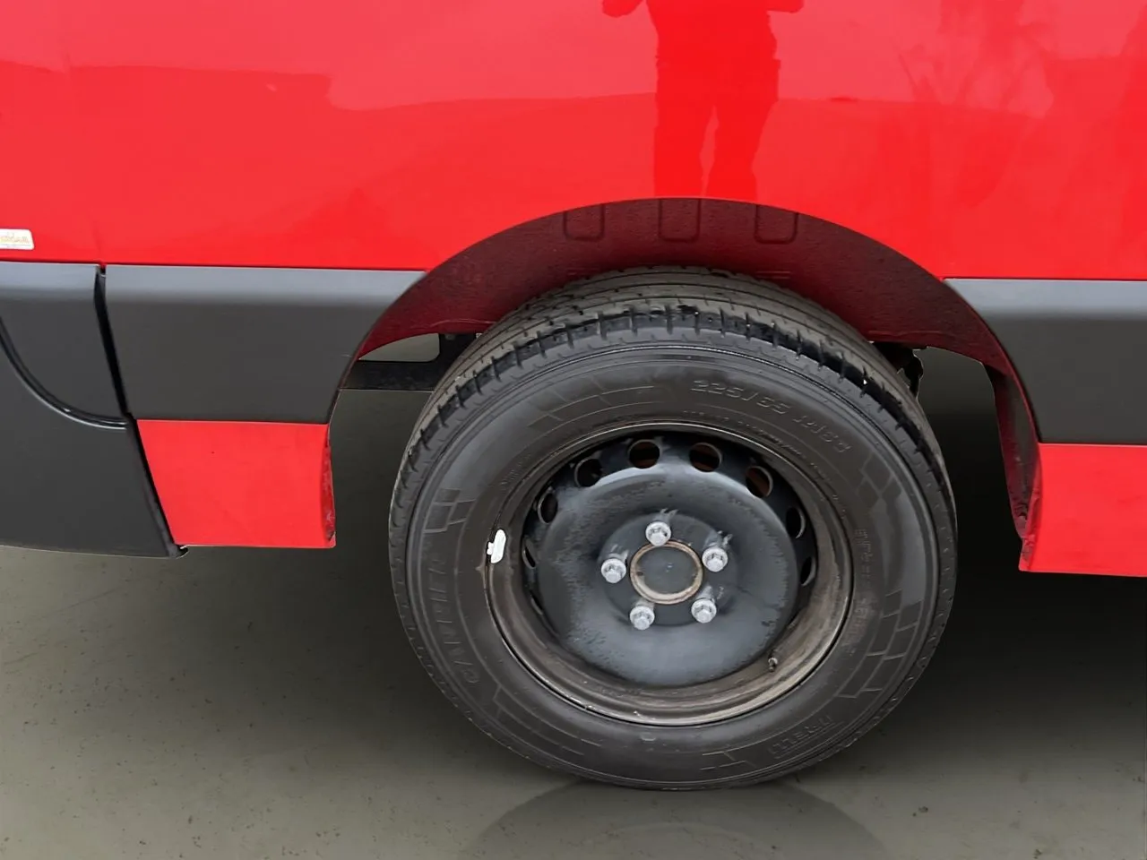 Vehicle image 27