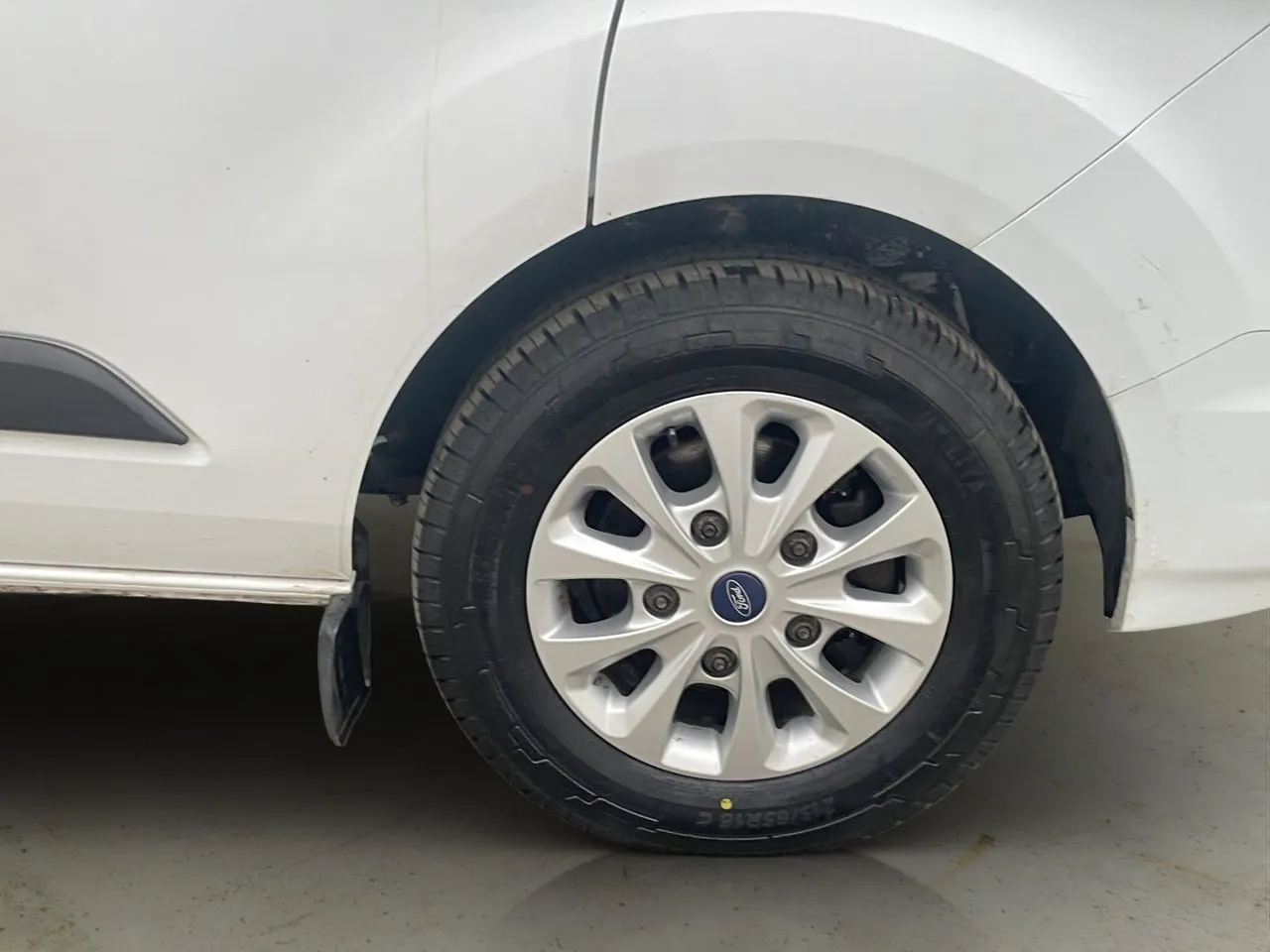 Vehicle image 30