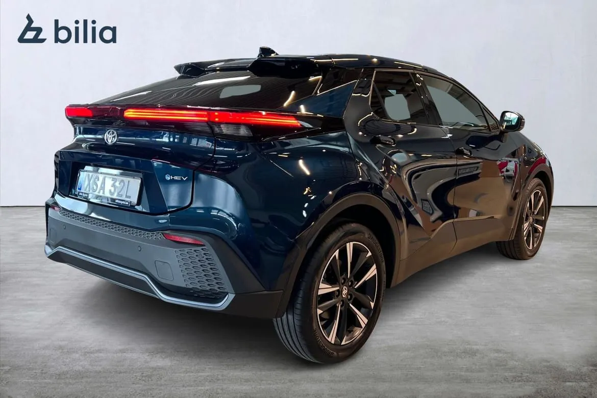 Vehicle image 18