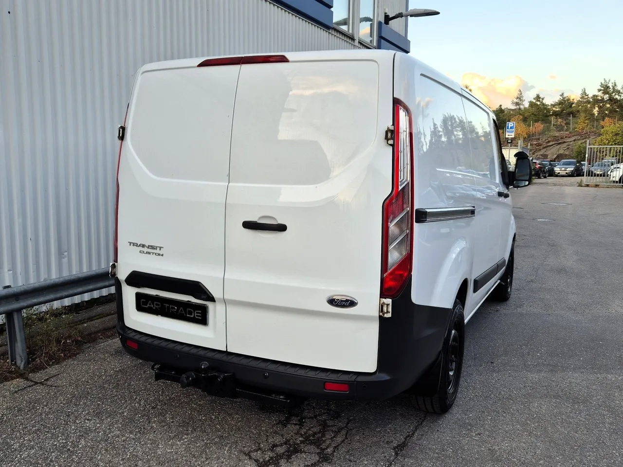 Vehicle image 7