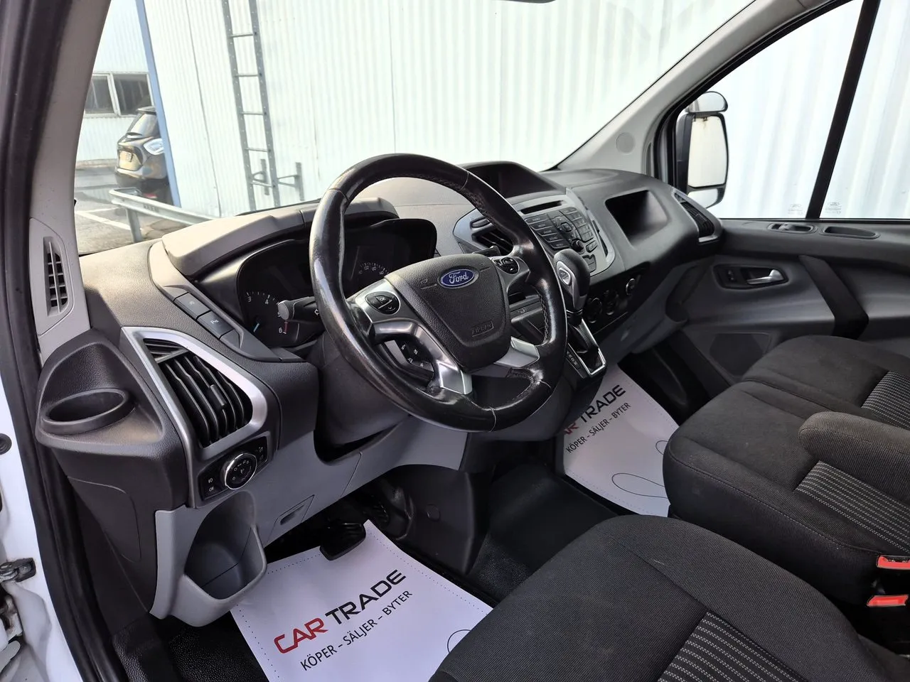 Vehicle image 14