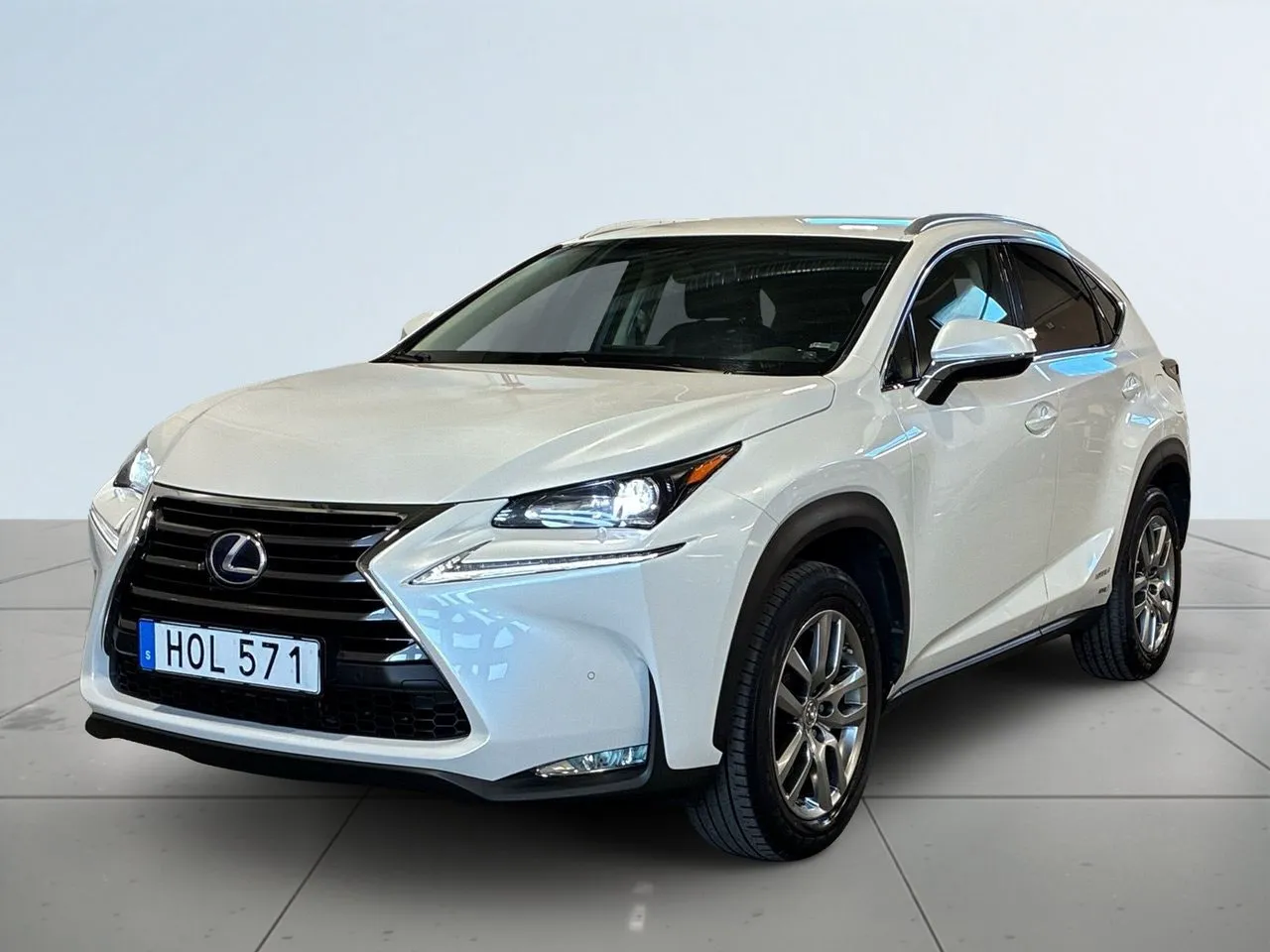 Vehicle image 15