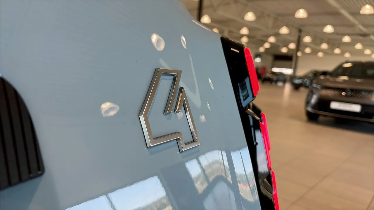 Vehicle image 20