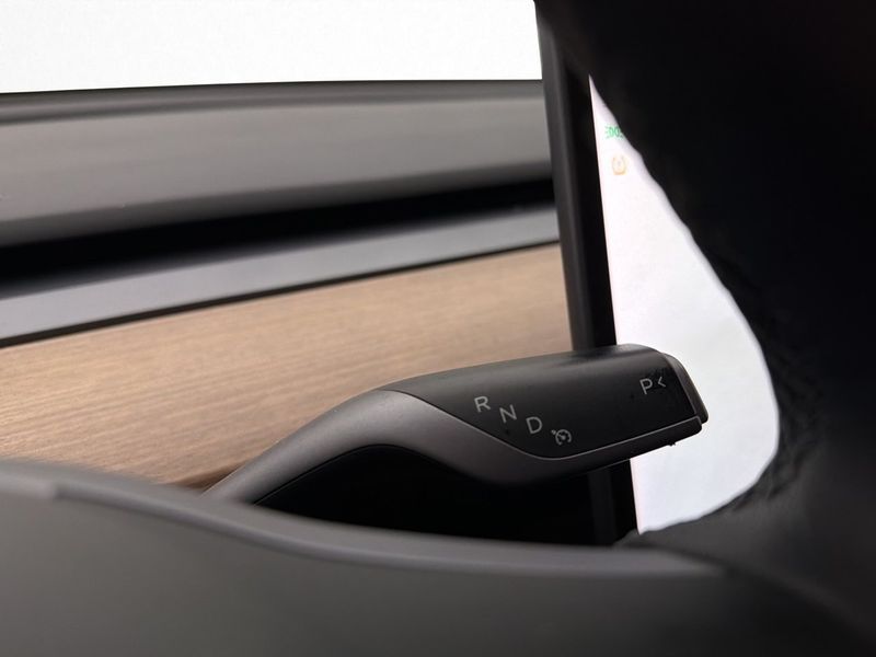 Tesla Model Y bild 25