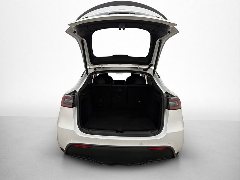Tesla Model Y bild 9