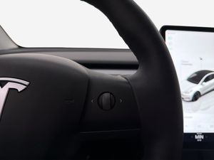 Tesla Model Y bild 19