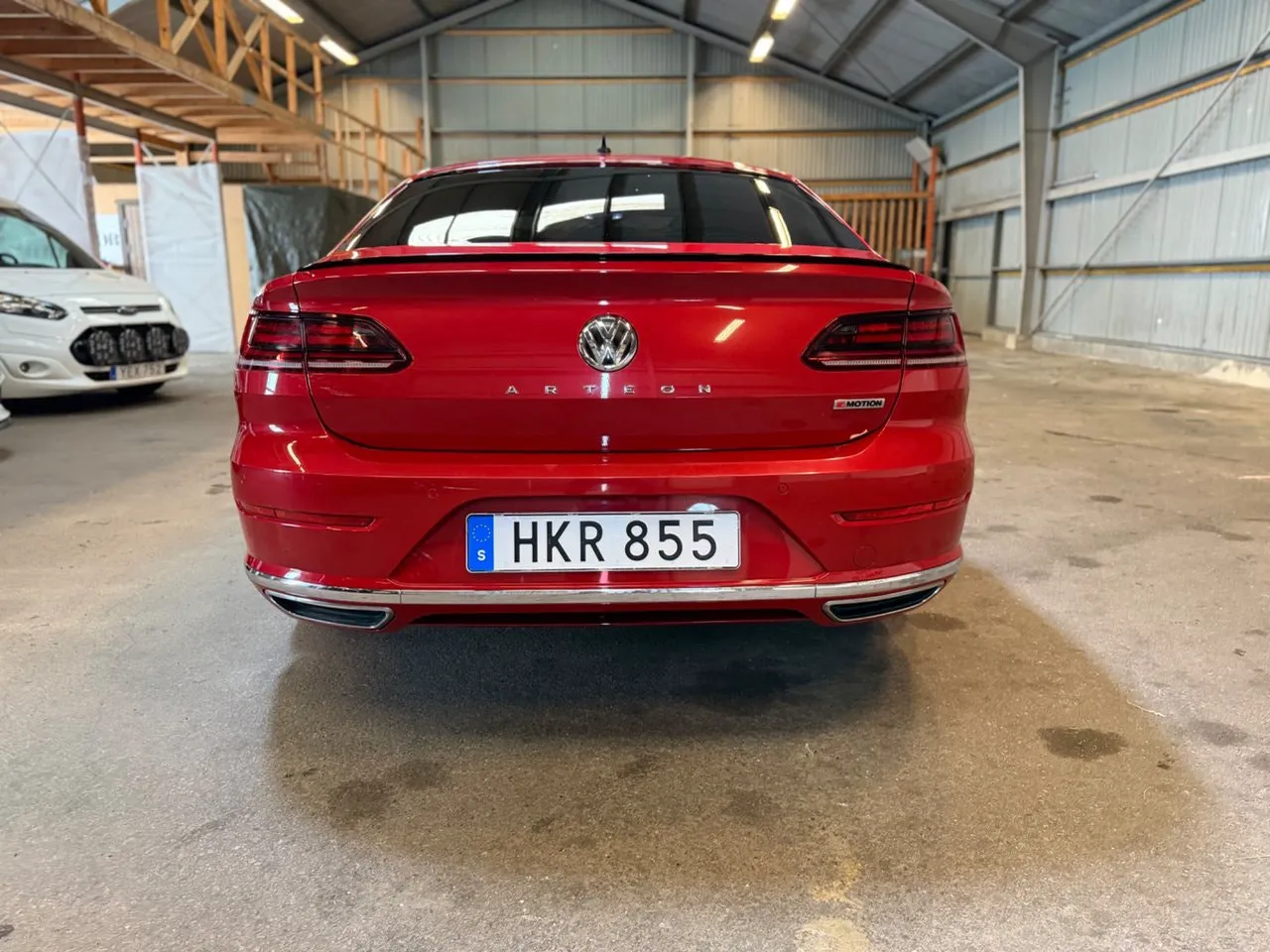 Vehicle image 4