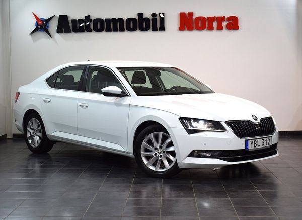 Skoda Superb 2.0 TDI 4x4 Style Xenon/Adaptiv/Carplay/Keyless - 2016