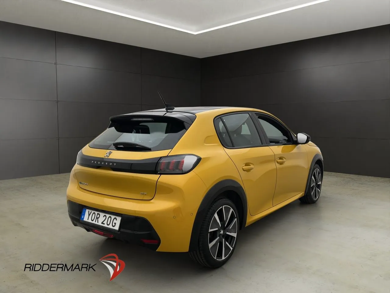 Vehicle image 8