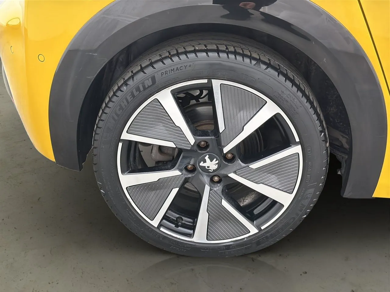 Vehicle image 31