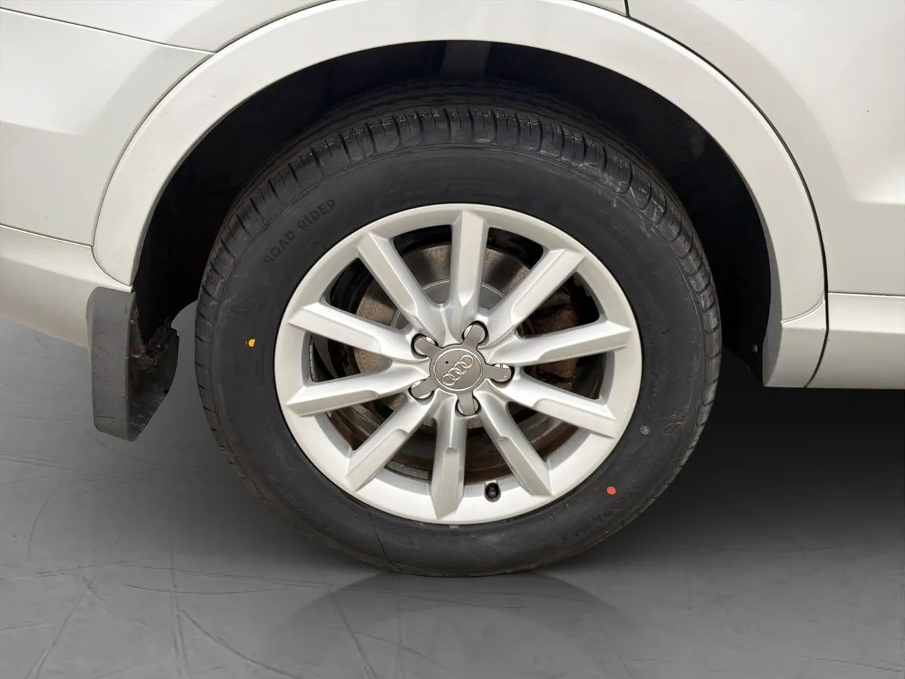 Vehicle image 11