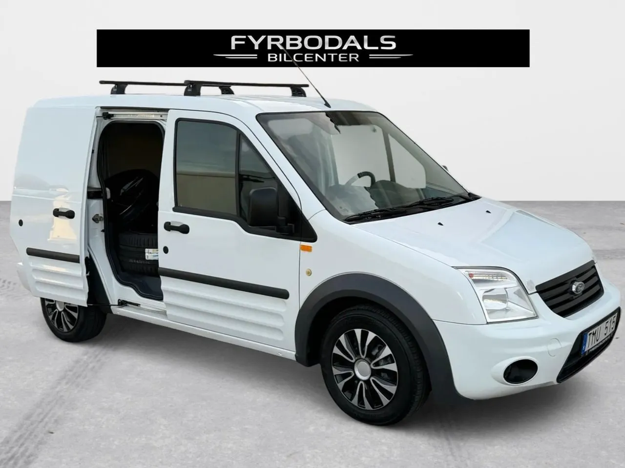 Vehicle image 15