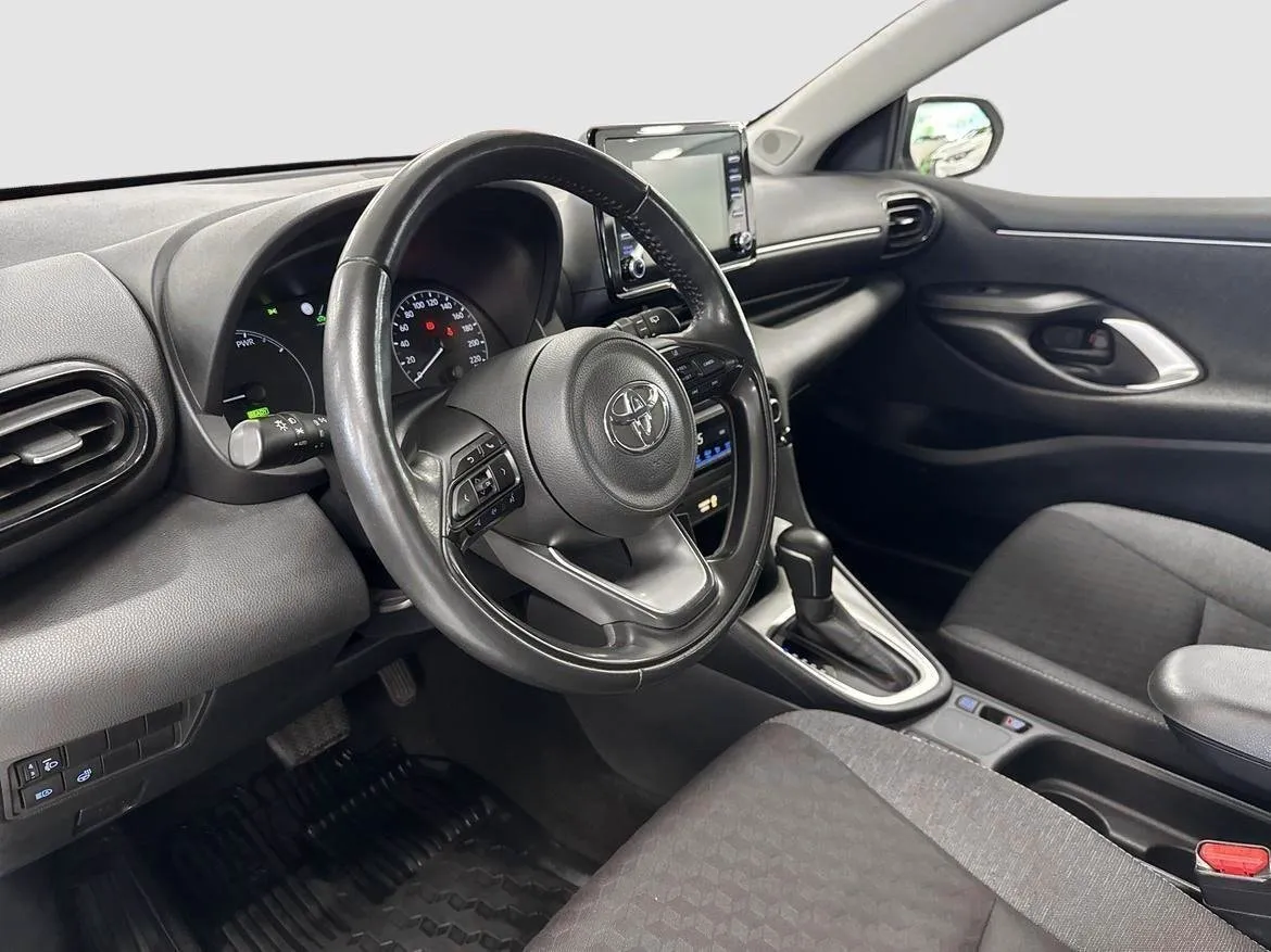 Vehicle image 7