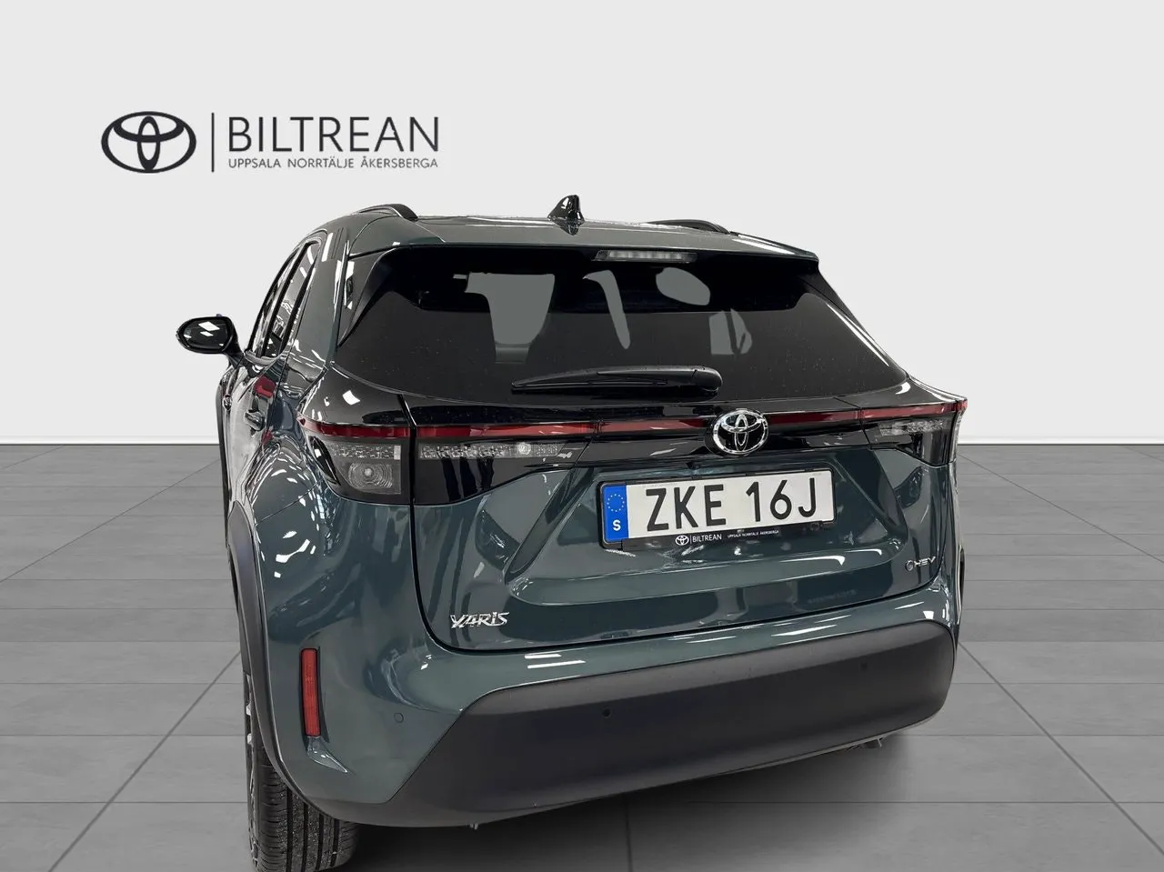 Vehicle image 6