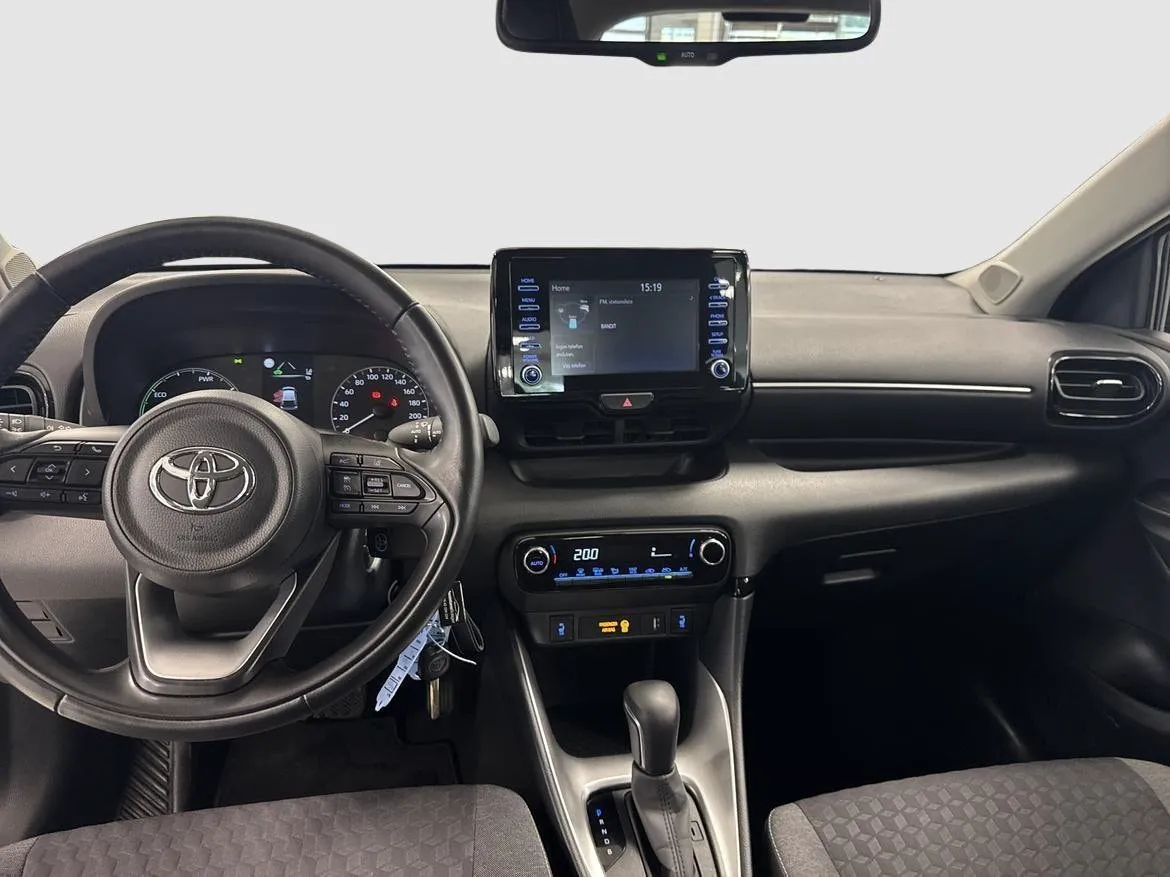 Vehicle image 9