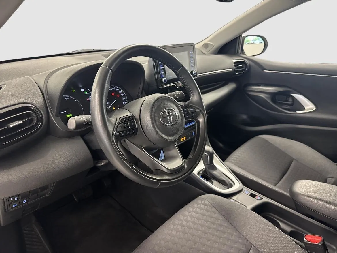 Vehicle image 7