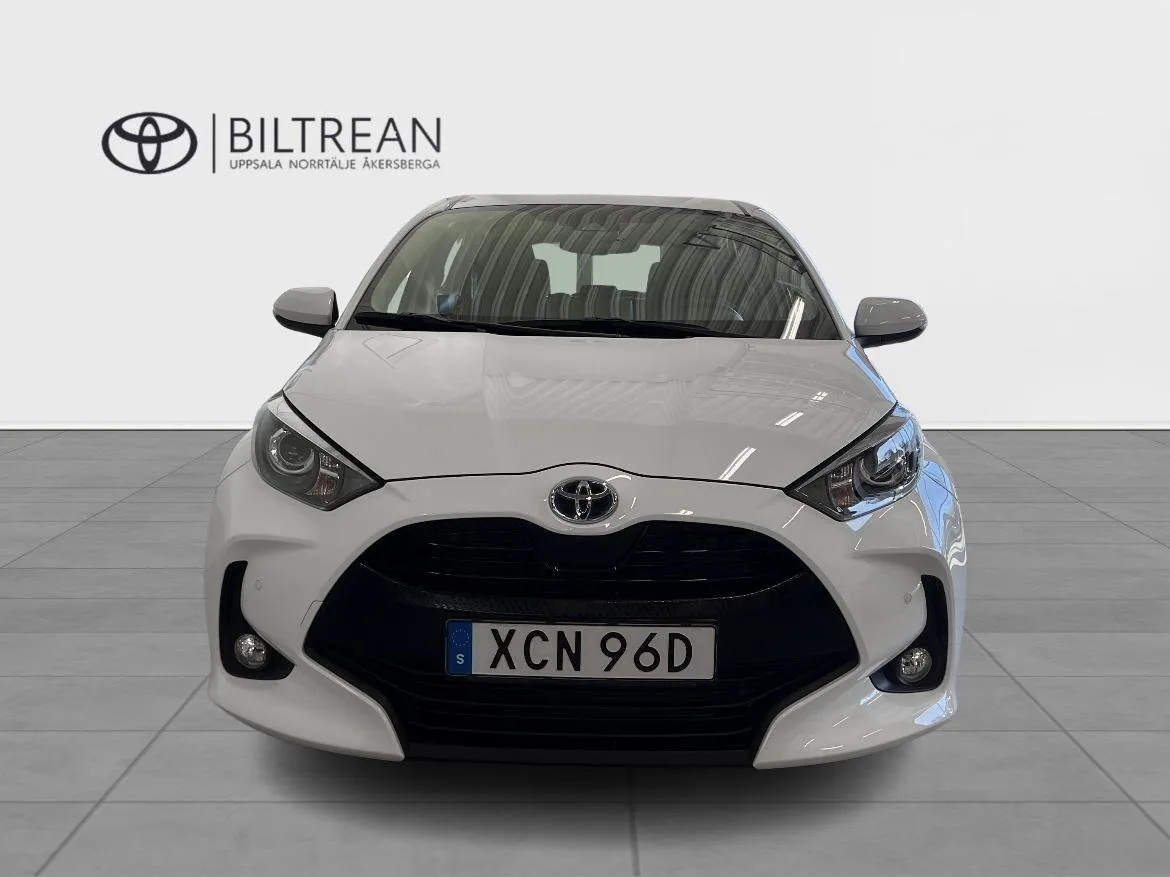 Vehicle image 5