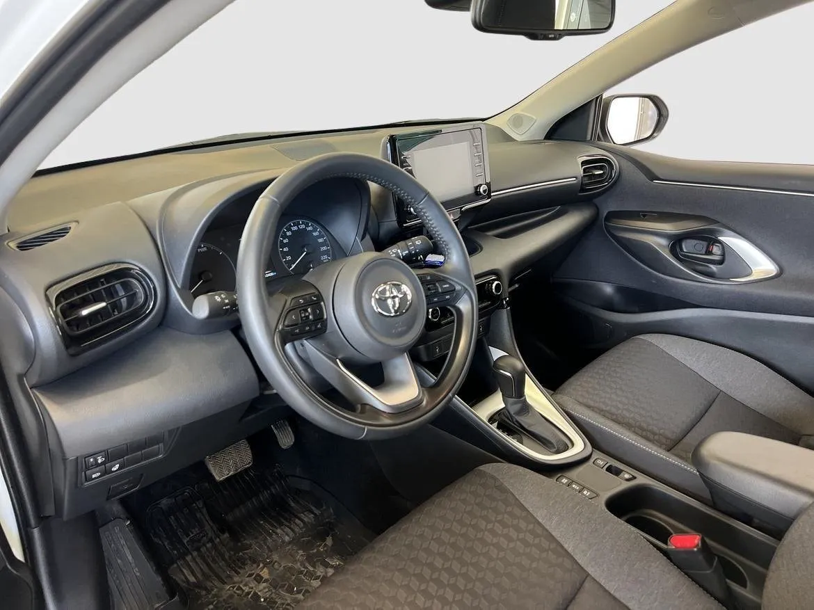 Vehicle image 7