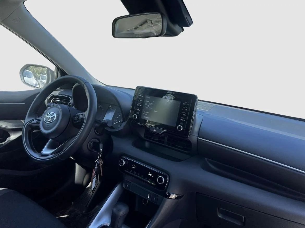 Vehicle image 7