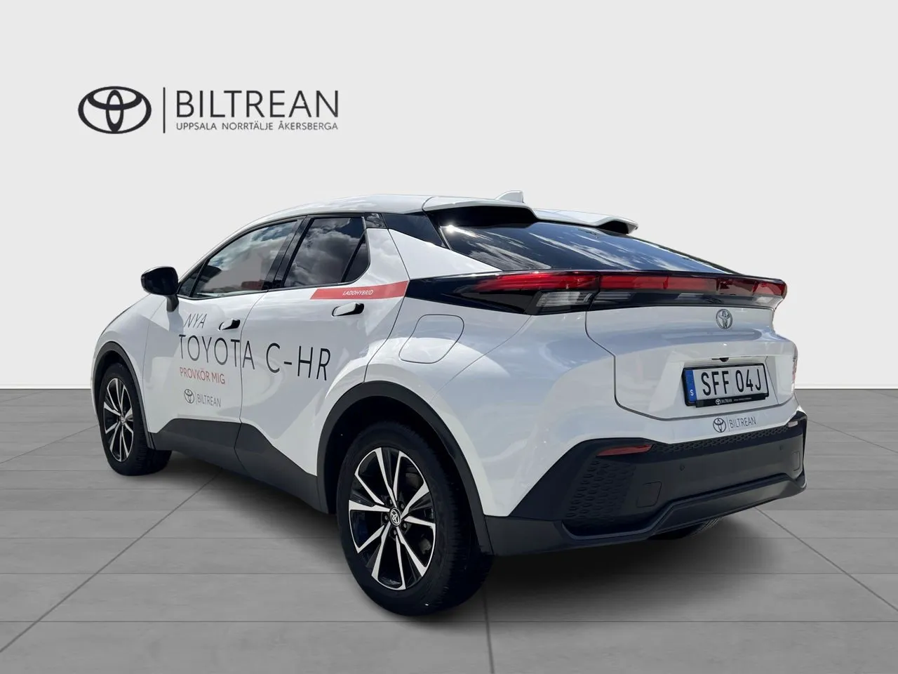 Vehicle image 3