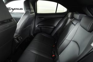 Lexus UX bild 8