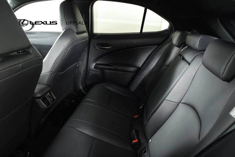 Lexus UX bild 8
