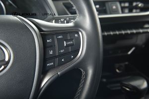 Lexus UX bild 12